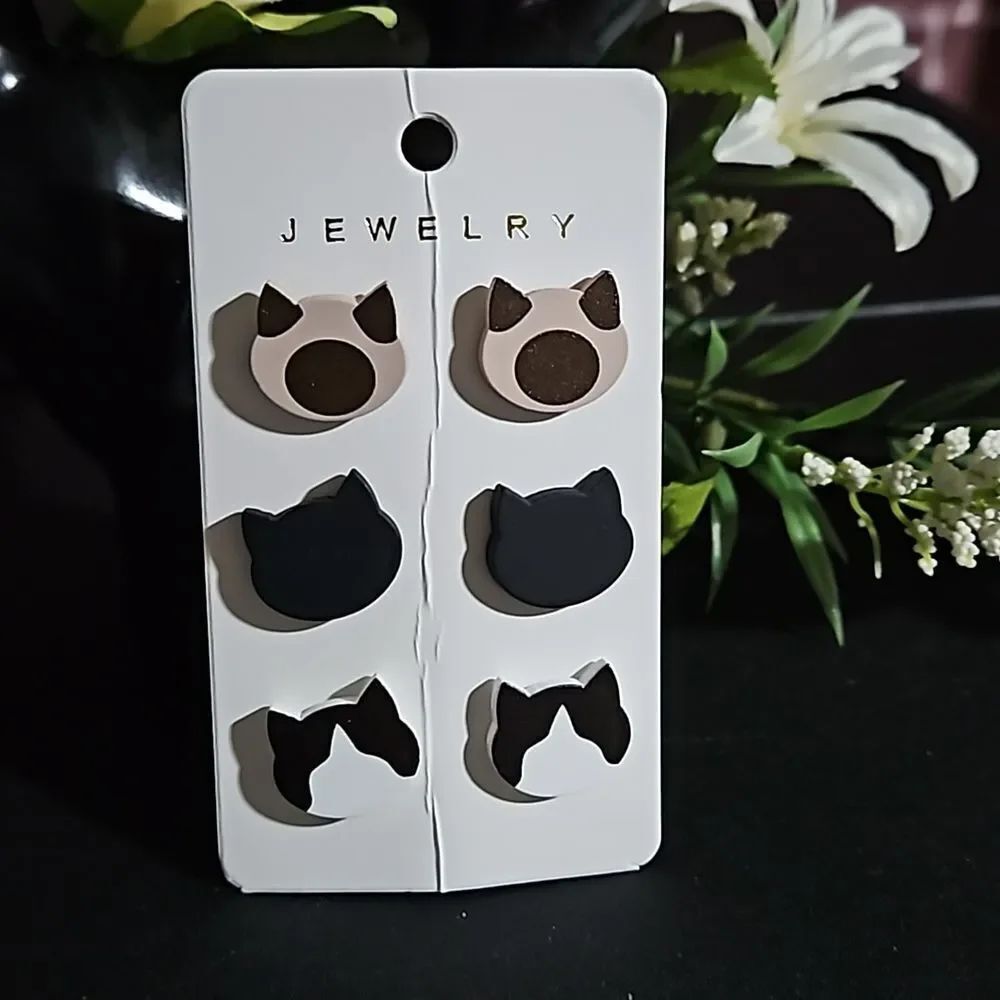 Set 🎁 of 3 Adorable Cat Earring Studs